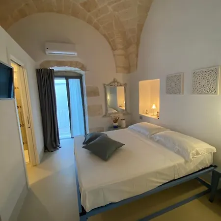 Cementine Suites- Traditional & Chic * Ostuni